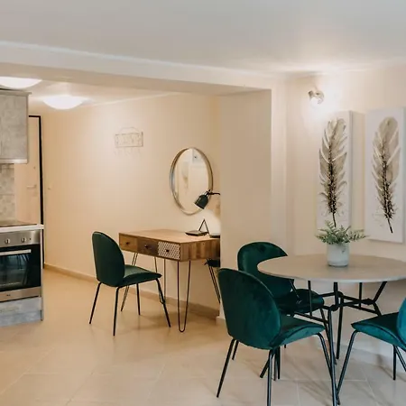 Best House, Central Luxury Apartment, Agiou Nikolaou, Patra Exterior photo